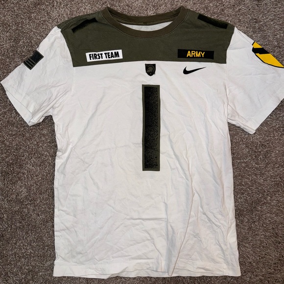 Nike Other - Army Tshirt